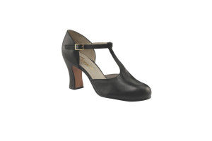 CAPEZIO Chorus Shoe